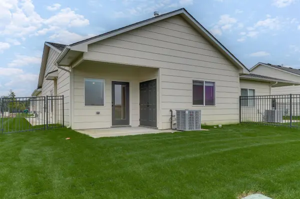 1738-1740 S Limuel St, Wichita, KS 67235