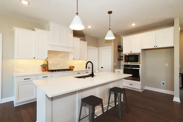 3114 E Sunflower Dr, Derby, KS 67037