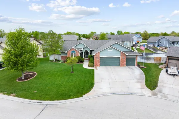 530 S Fawnwood Ct, Wichita, KS 67235