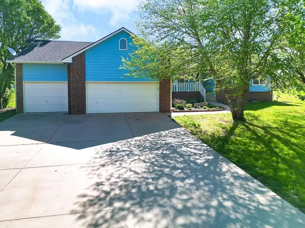 8440 S Minnesota Cir, Haysville, KS 67060-9267