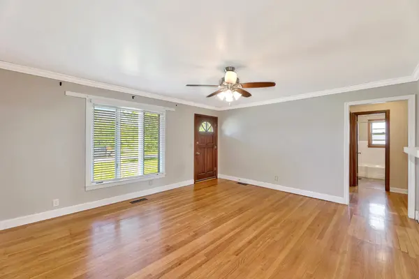 418 N Regier Ave, Elbing, KS 67041