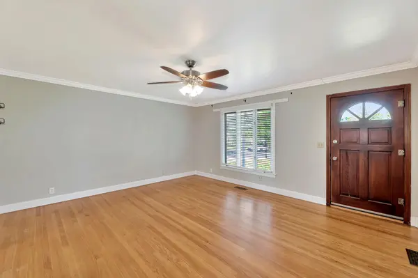 418 N Regier Ave, Elbing, KS 67041