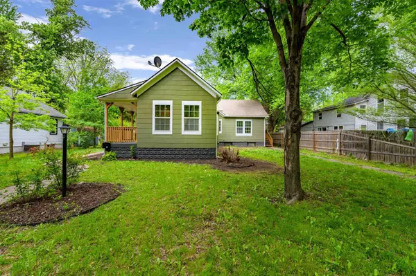 211 Poplar St, Halstead, KS 67056