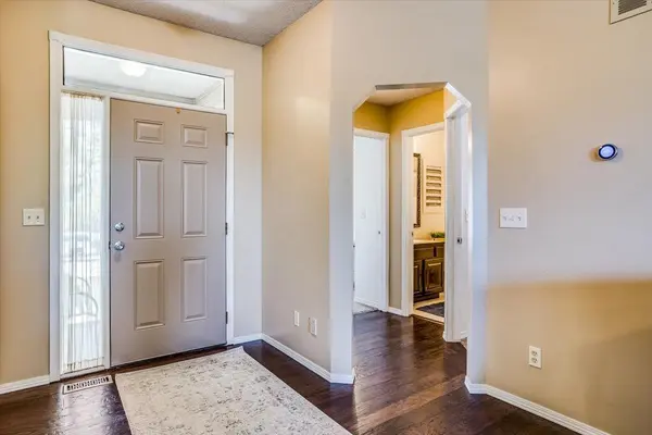 612 E Rolling View Dr, Park City, KS 67147