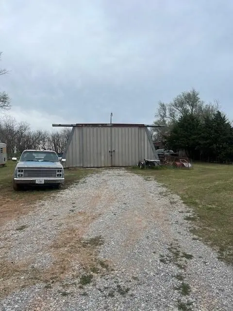 858 NE 120 Rd, Danville, KS 67036