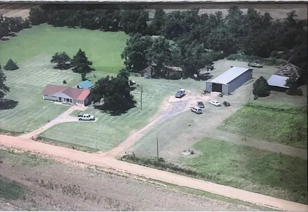 858 NE 120 Rd, Danville, KS 67036