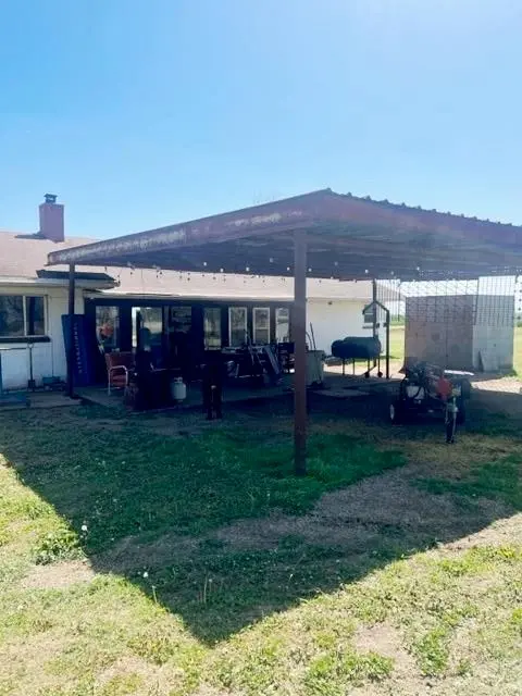 858 NE 120 Rd, Danville, KS 67036