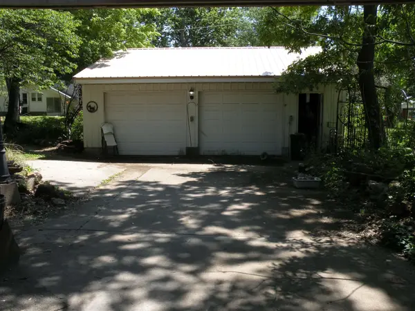 119 S Oak, Howard, KS 67349
