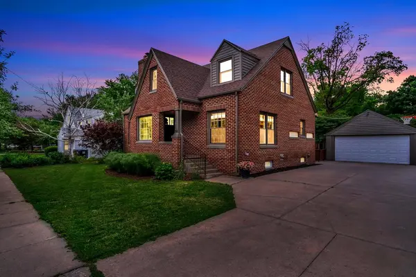 109 E Academy,  Hesston,  KS 67062