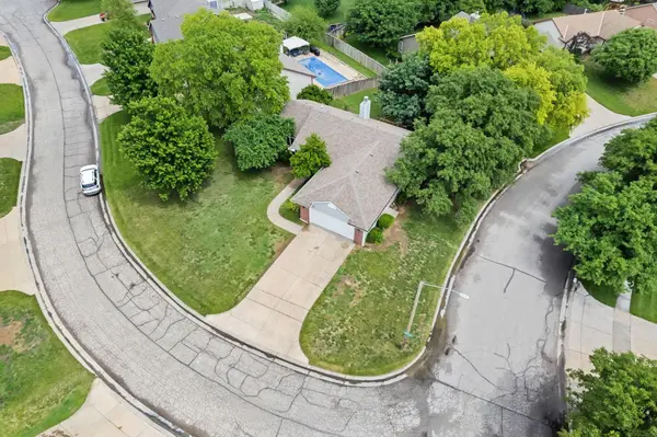 11707 W Carr Cir, Wichita, KS 67209