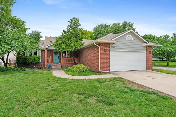 11707 W Carr Cir, Wichita, KS 67209