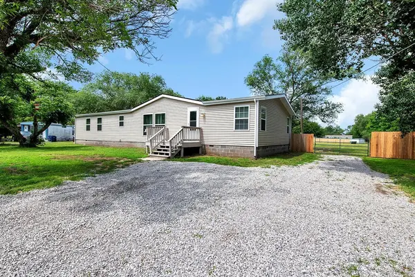7149 S Lorraine St, Wichita, KS 67216