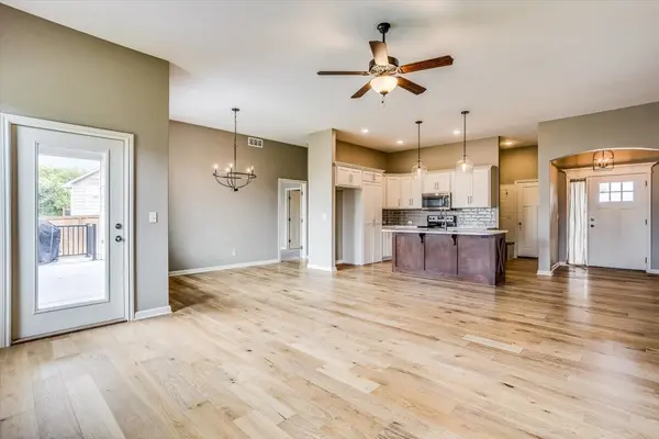 1170 N Countrywalk Ct, Rose Hill, KS 67133