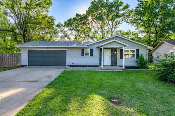 1709 N Main St, Rose Hill, KS 67133