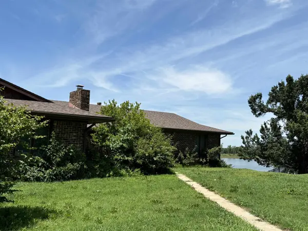 33 Killarney Ct, Augusta, KS 67010