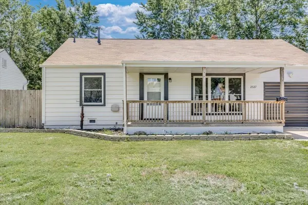 2527 E Sennett St, Wichita, KS 67211