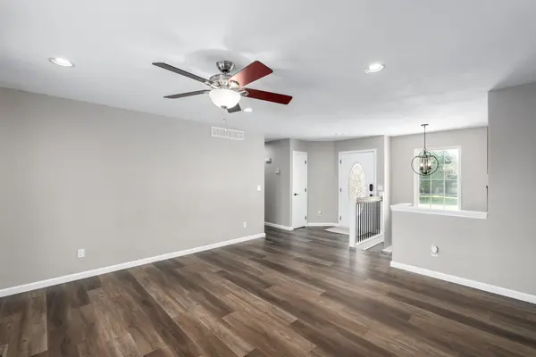 861 S Sunset Cir Andover, KS 67002