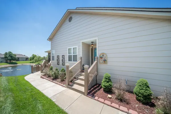 2377 N Lighthouse Cv, Wichita, KS 67205