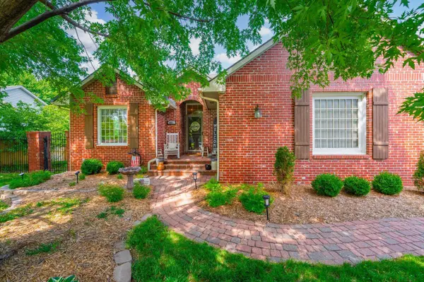 452 N Prairie Creek Drive, Kechi, KS 67067