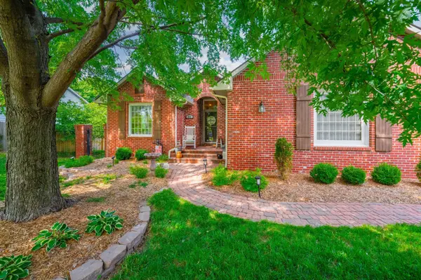452 N Prairie Creek Drive, Kechi, KS 67067
