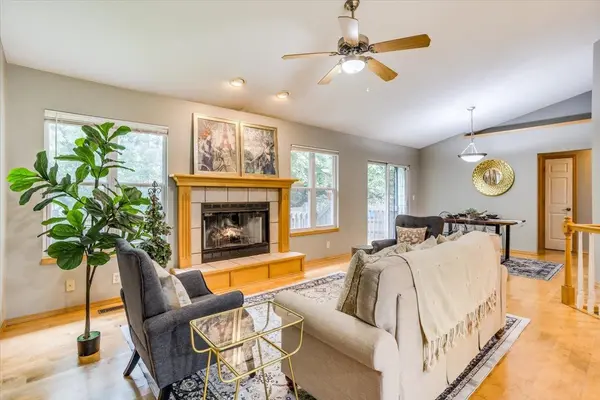 630 N Westchester Dr, Andover, KS 67002