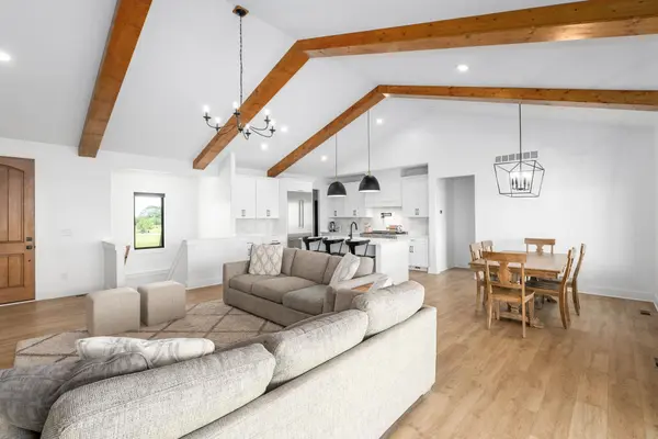 1800 S Bonanza Cir, Garden Plain, KS 67050
