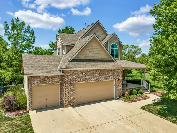 1224 Redbud Ct, Andover, KS 67002