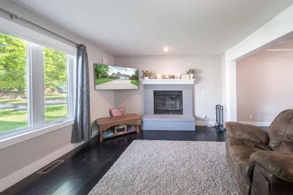 9613 W Jamesburg St, Wichita, KS 67212