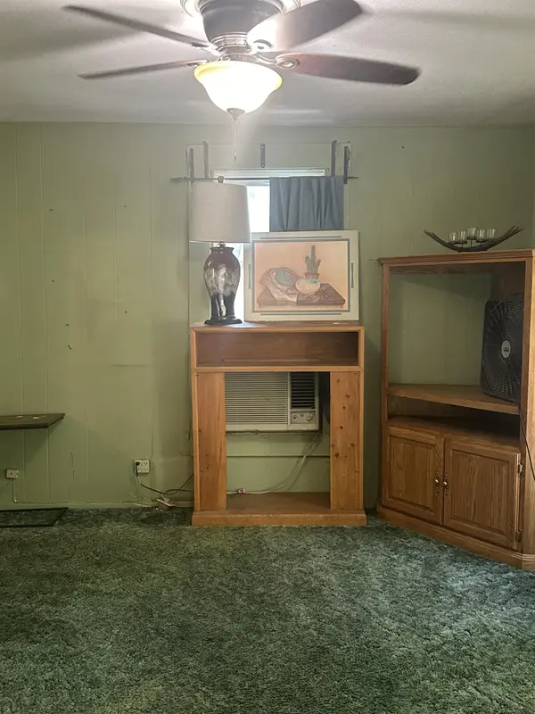 134 S Athenian St, Wichita, KS 67213