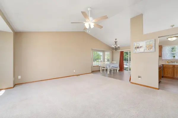 712 E Greenwood Court, Haysville, KS 67060