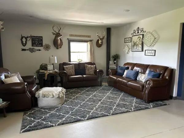 3086 SADDLE RD, Elk City, KS 67344