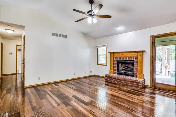 2417 N Chadsworth St, Wichita, KS 67205