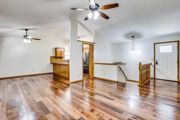 2417 N Chadsworth St, Wichita, KS 67205