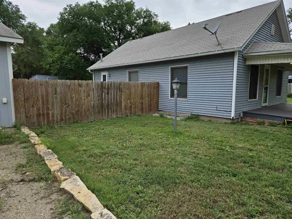 206 S Murray Ave, Beverly, KS 67423