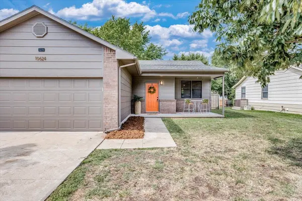 10624 E Bluestem St, Wichita, KS 67207