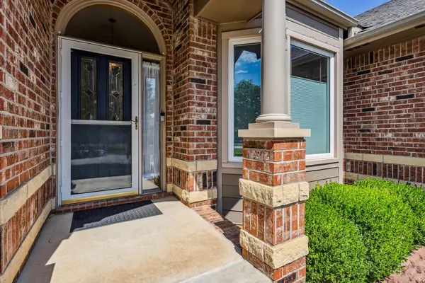 246 S Maple Dunes Ct, Wichita, KS 67235