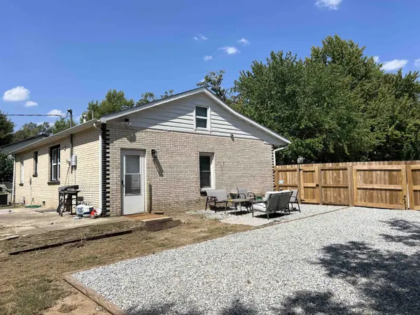 917 W Oak, Arkansas City, KS 67005
