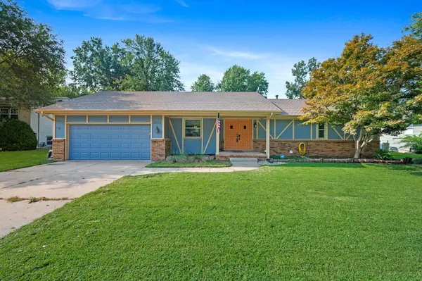 1101 E Chestnut Rd, Derby, KS 67037