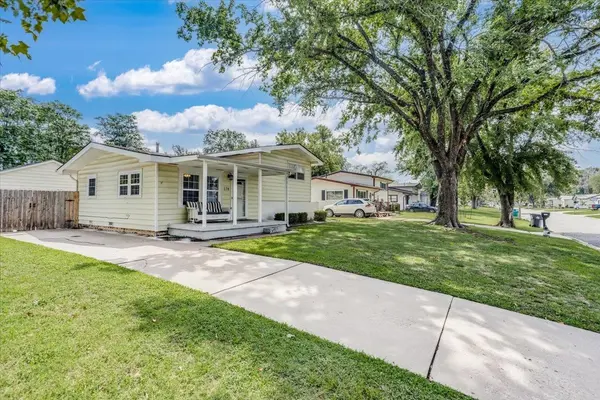 174 Western Ave, Haysville, KS 67060