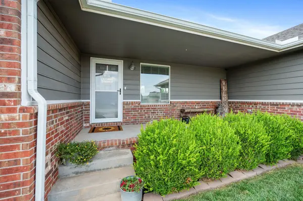 11806 W Wilkinson St, Maize, KS 67101
