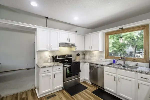 613 N Bay Country St, Wichita, KS 67235