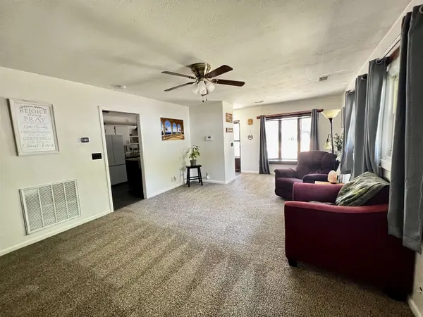 107 S Monnett St, Conway Springs, KS 67031
