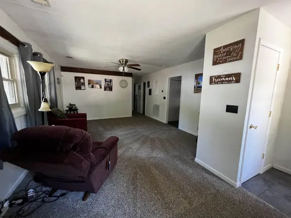 107 S Monnett St, Conway Springs, KS 67031