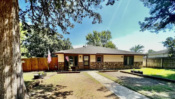 107 S Monnett St, Conway Springs, KS 67031