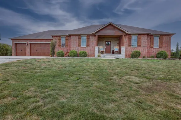 107 Mays Rd, Winfield, KS 67156