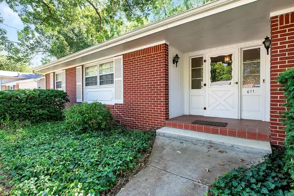 611 Hart Dr, Newton, KS 67114