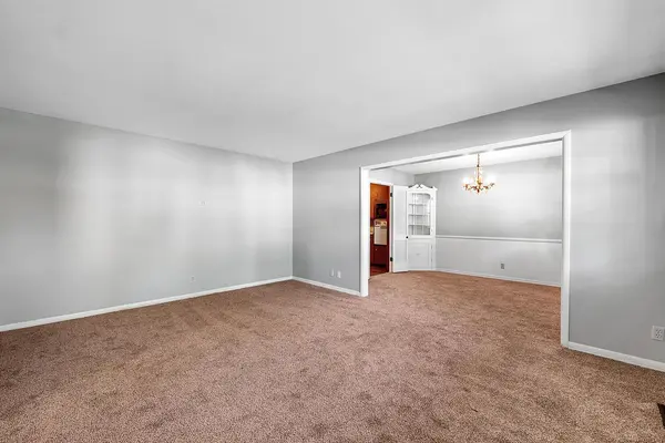 611 Hart Dr, Newton, KS 67114