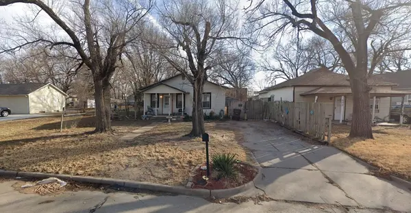 606 S All Hallows Ave, Wichita, KS 67213