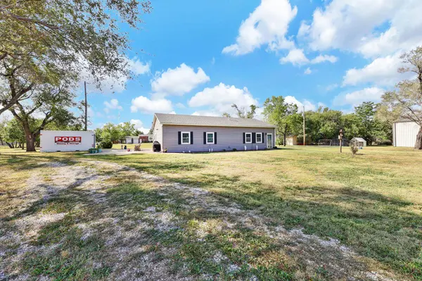 9755 SW Quail Rd, Augusta, KS 67010