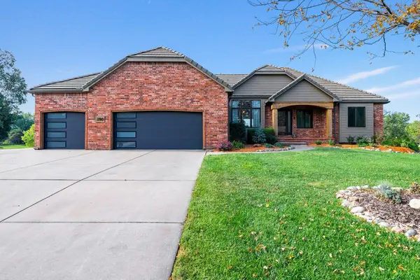 2740 N North Shore Ct, Wichita, KS 67205